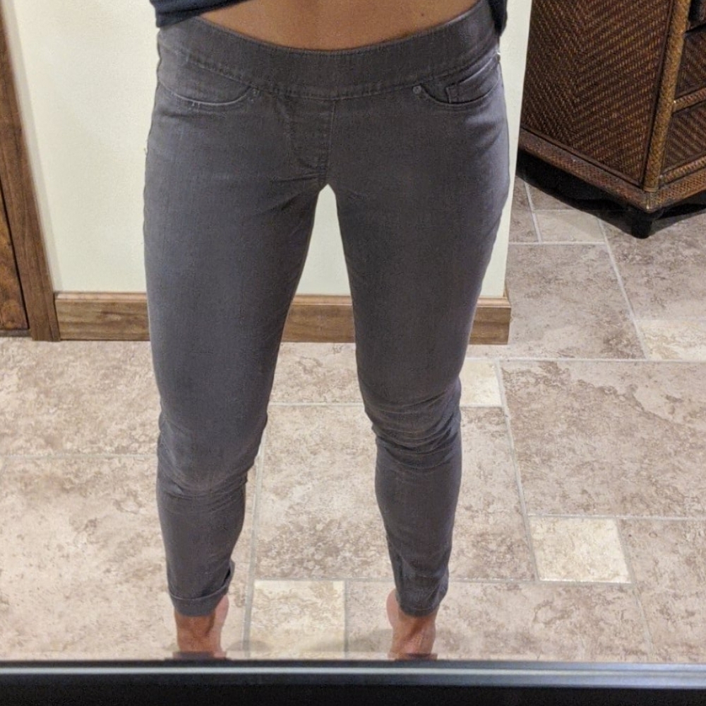 Comfy elastic waist gray skinny jeans